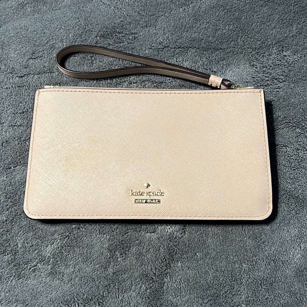 Kate spade light pink wristlet -great condition